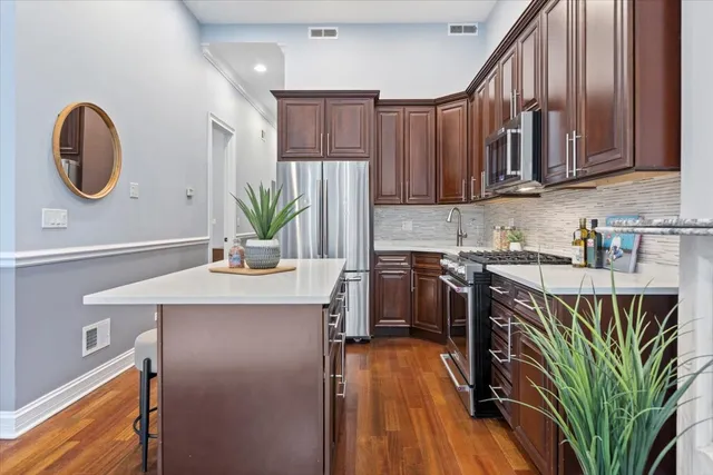 $585,000 | 1528 West Monroe Street, Unit 200, Chicago, IL 60607