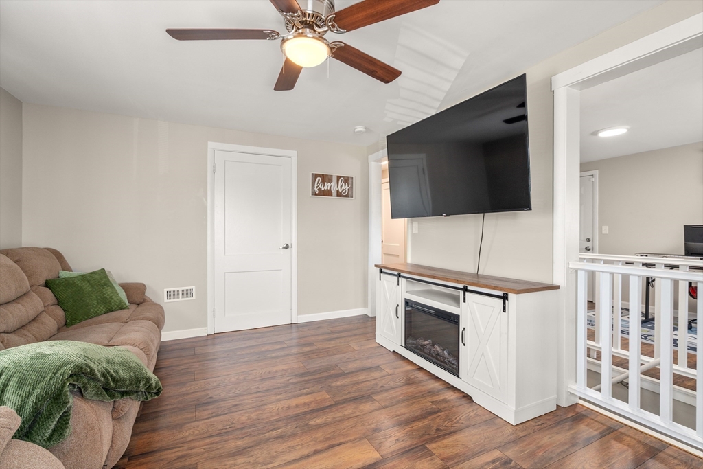 68 San Miguel Street Springfield, MA 01104 - Photo 11 of 30