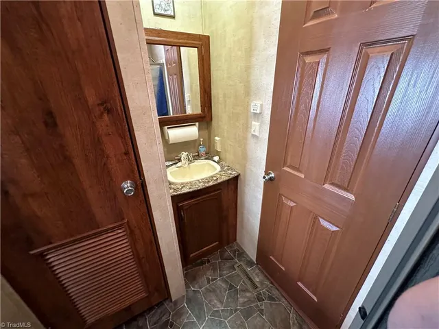 $109,950 | 113 Hummingbird Circle, New London, NC 28127