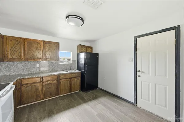 $1,100 | 715 East Rusty Drive, Pharr, TX 78577