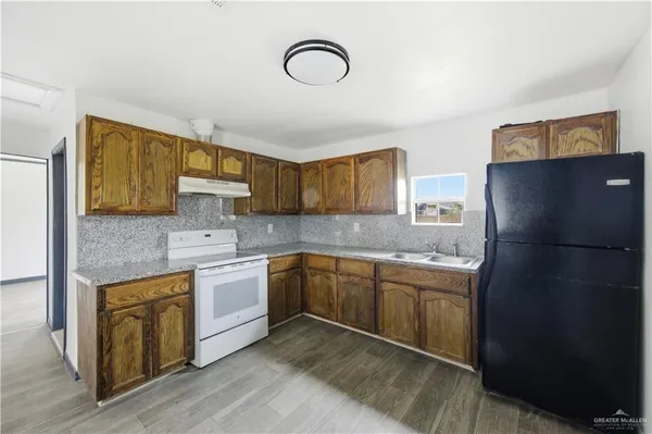 $1,100 | 715 East Rusty Drive, Pharr, TX 78577