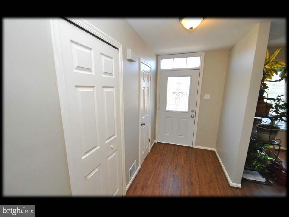 3738 Foxford Stream Road Baltimore, MD 21236 - Photo 3 of 25 ENTRANCE / FOYER