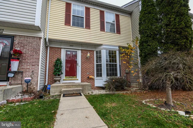 $2,700 | 207 Edge Creek Lane, Odenton, MD 21113