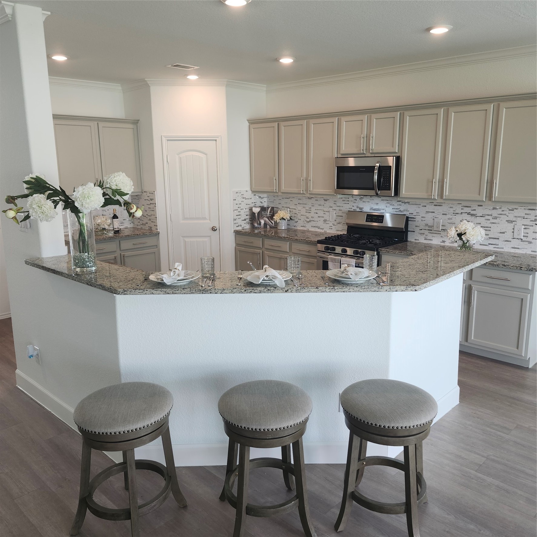 3820 Vista Grove Court Rosenberg, TX 77469 - Photo 17 of 36 Kitchen bar