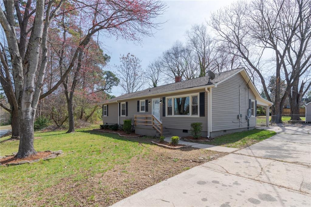 3819 Rolling Road High Point, NC 27265 - Photo 7 of 42