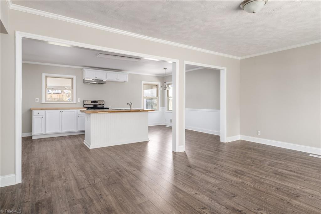 3819 Rolling Road High Point, NC 27265 - Photo 8 of 42