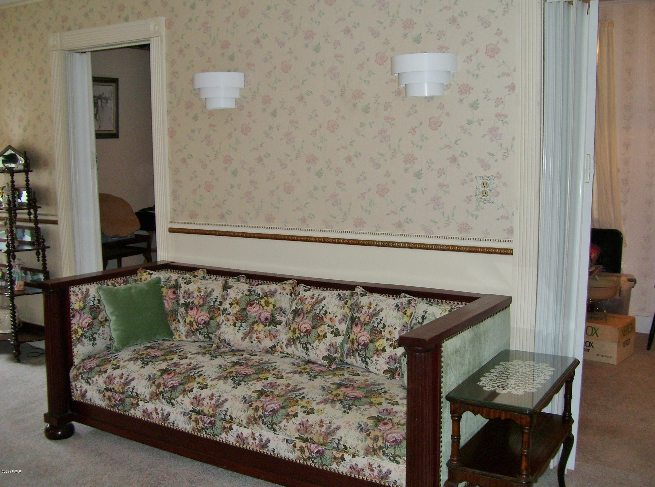 946 Main Street Newfoundland, PA 18445 - Photo 9 of 57