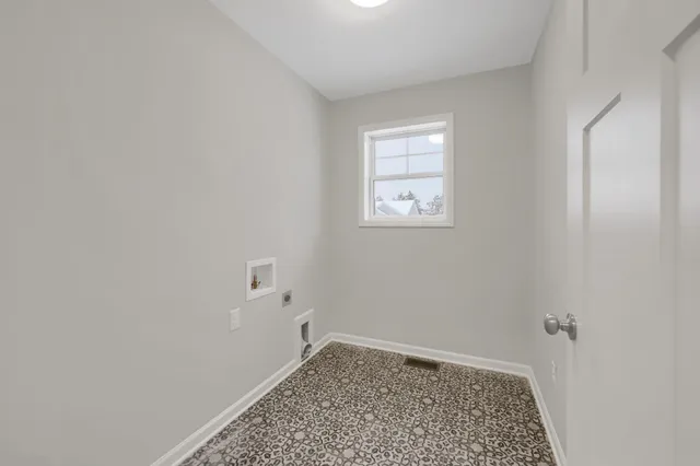 $599,990 | 1943 Sparrow Drive, Shakopee, MN 55379