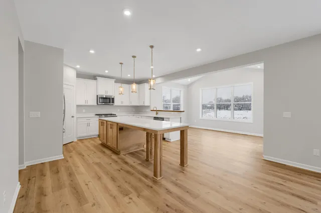 $599,990 | 1943 Sparrow Drive, Shakopee, MN 55379