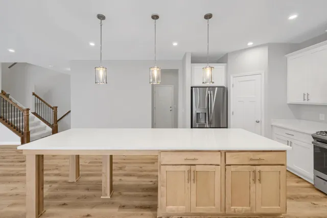 $599,990 | 1943 Sparrow Drive, Shakopee, MN 55379