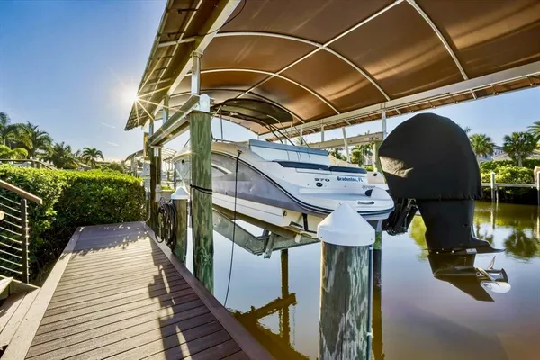 $1,100,000 | 4203 5th Avenue Northeast, Bradenton, FL 34208