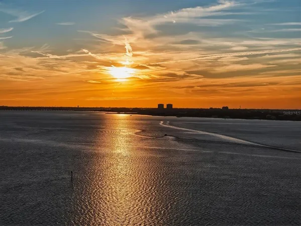 $1,100,000 | 4203 5th Avenue Northeast, Bradenton, FL 34208