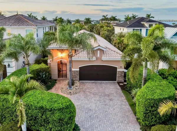 $1,100,000 | 4203 5th Avenue Northeast, Bradenton, FL 34208