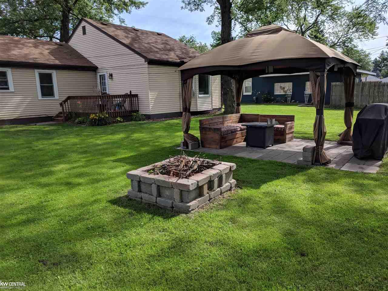 2210 East 13 Mile Road Warren, MI 48092 - Photo 12 of 43 31351812-11.JPG