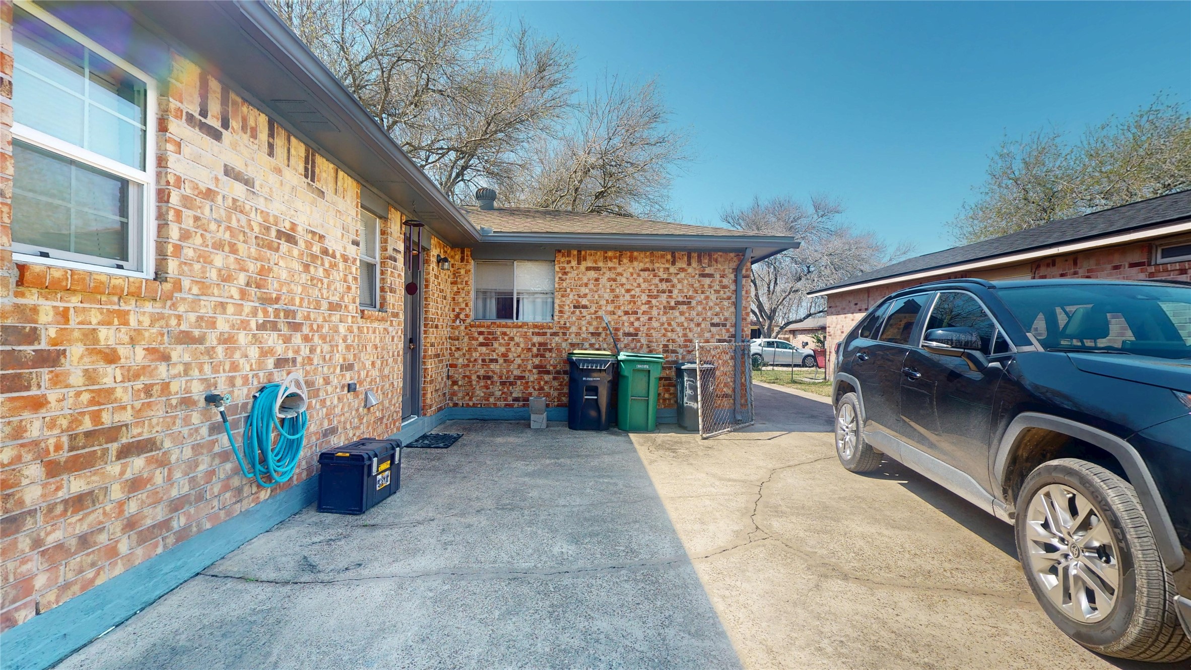 4713 Pine Street Pasadena, TX 77586 - Photo 36 of 38 a view of a car garage