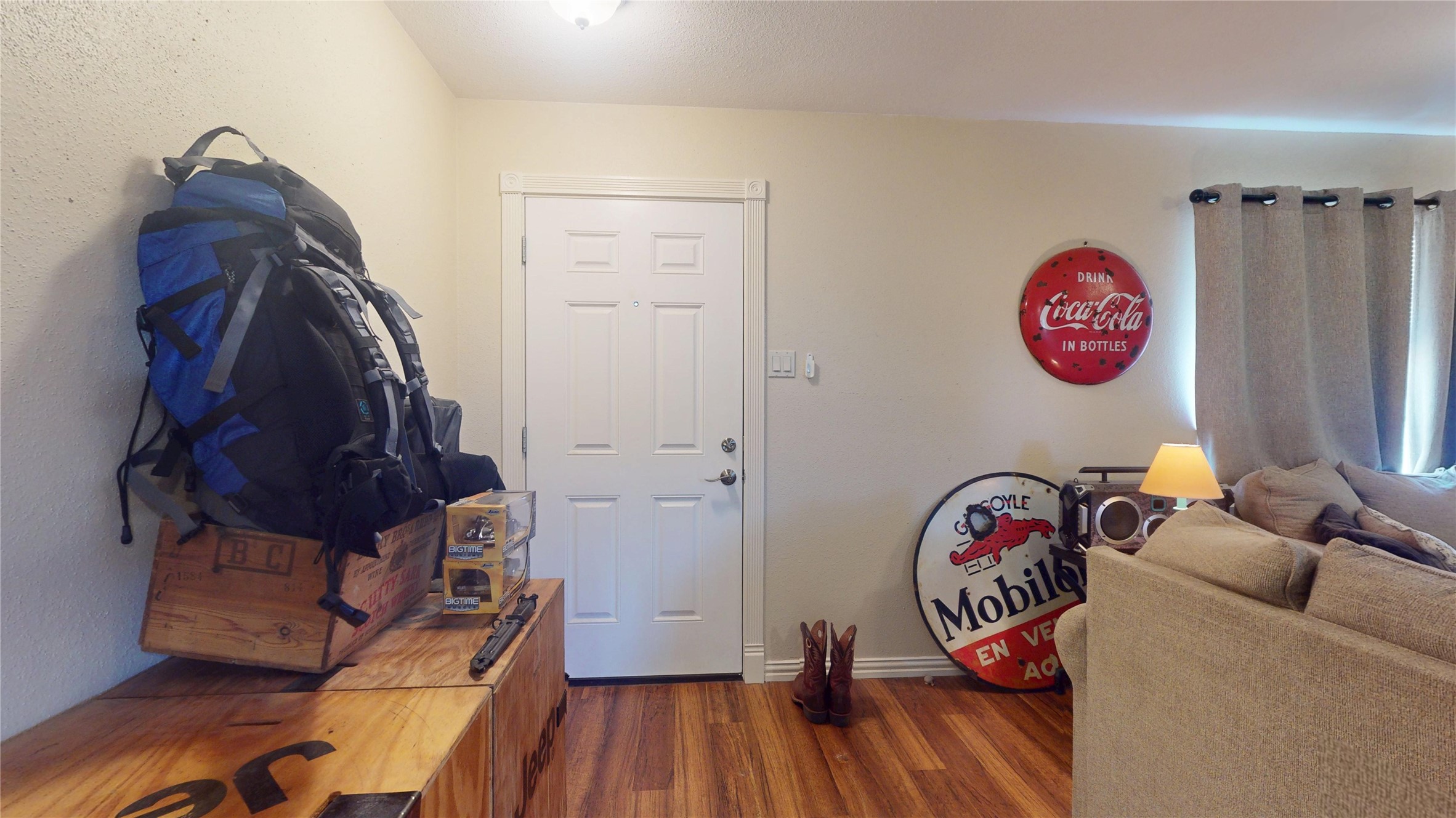 4713 Pine Street Pasadena, TX 77586 - Photo 7 of 38 a view of entryway with wooden floor
