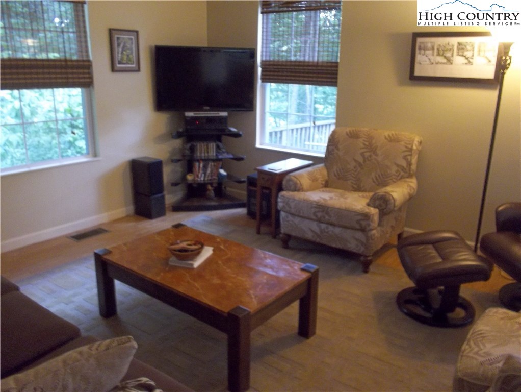 71 Spring Lane Sparta, NC 28675 - Photo 4 of 13 Gallery Image 4