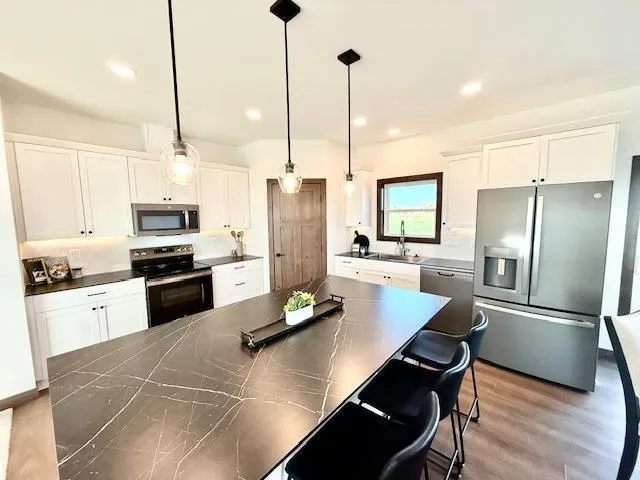 $399,900 | 1106 Sunflower Road, Redwood Falls, MN 56283