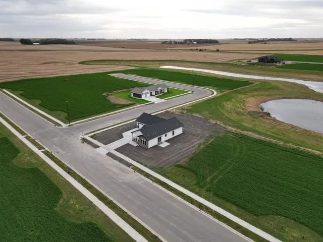 $399,900 | 1106 Sunflower Road, Redwood Falls, MN 56283