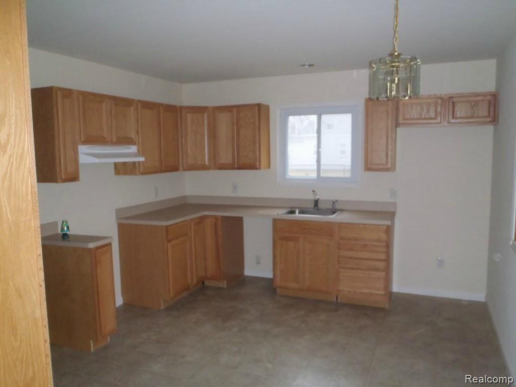 21164 Middlebelt Road New Boston, MI 48164 - Photo 4 of 10 9499_C.jpg