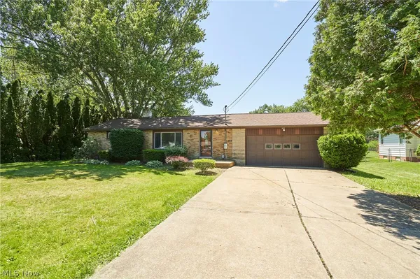 $265,000 | 1160 Ivy Street Northwest, North Canton, OH 44720
