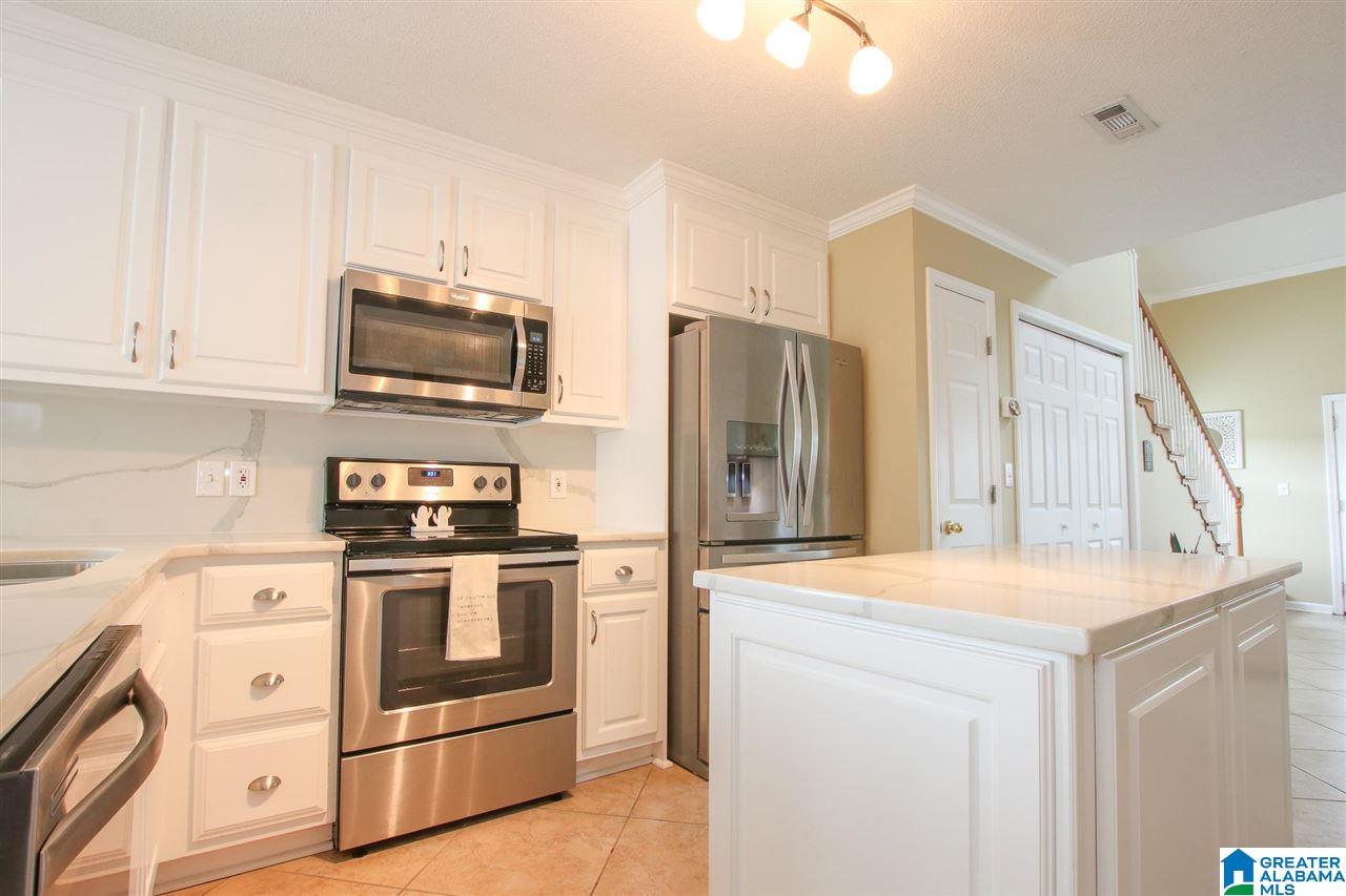 108 Emerald Point, Unit 108 Riverside, AL 35135 - Photo 4 of 40