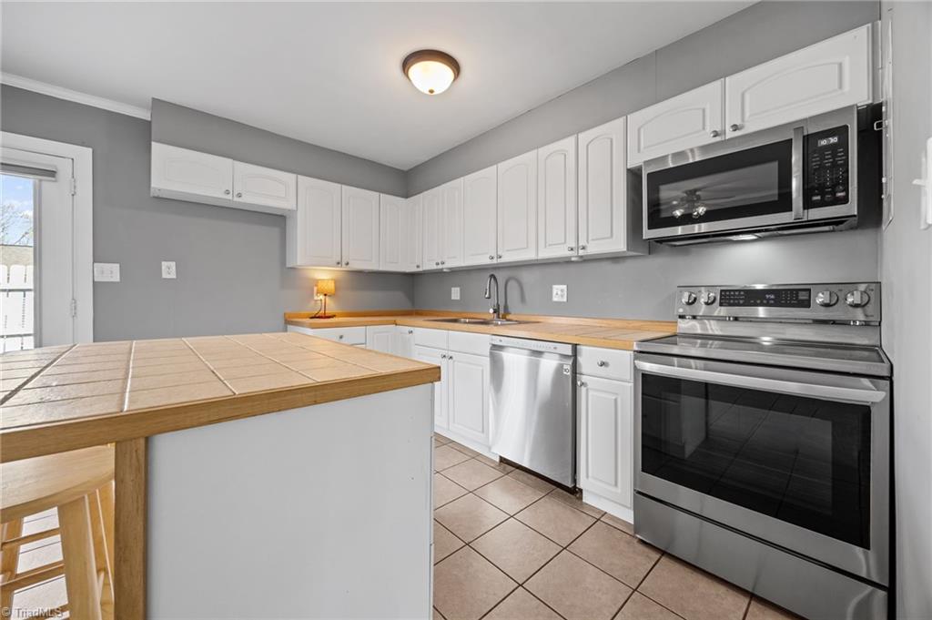 5723 Bramblegate Road, Unit A Greensboro, NC 27409 - Photo 16 of 43 Gallery Image 16