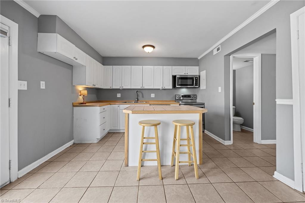 5723 Bramblegate Road, Unit A Greensboro, NC 27409 - Photo 17 of 43 Gallery Image 17