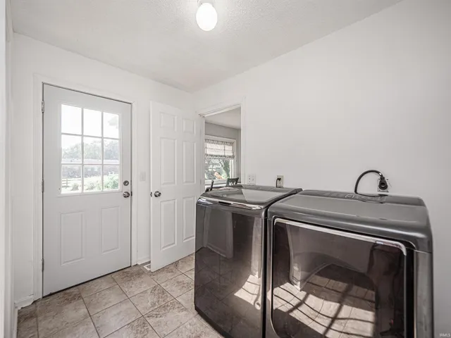 $289,900 | 4621 Meadow Lane, Wadesville, IN 47638