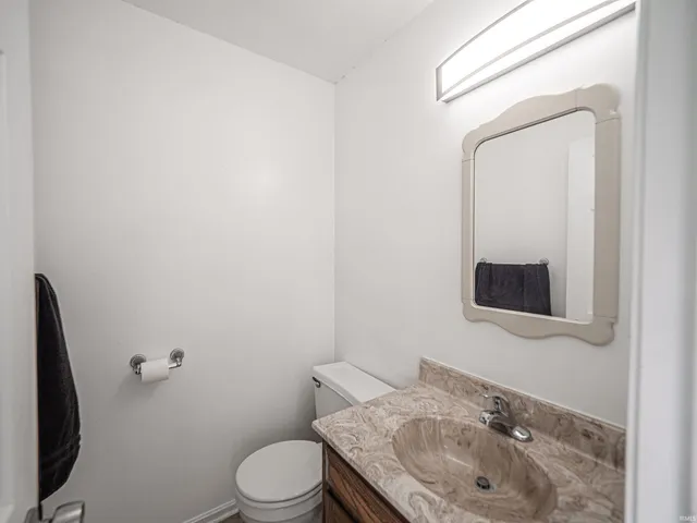 $289,900 | 4621 Meadow Lane, Wadesville, IN 47638