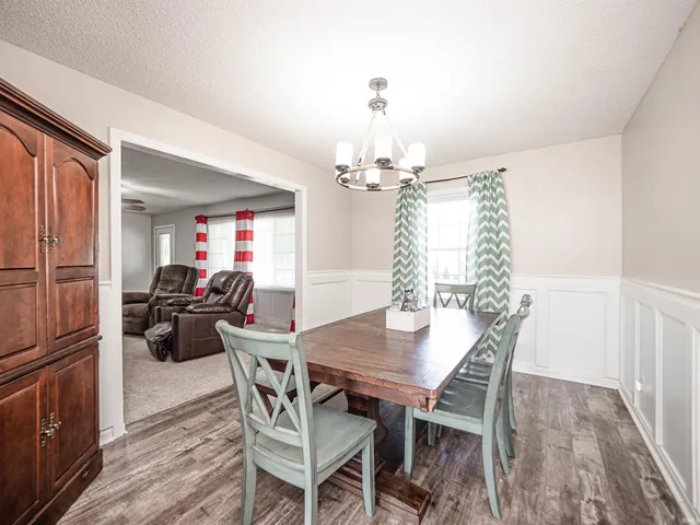 $289,900 | 4621 Meadow Lane, Wadesville, IN 47638