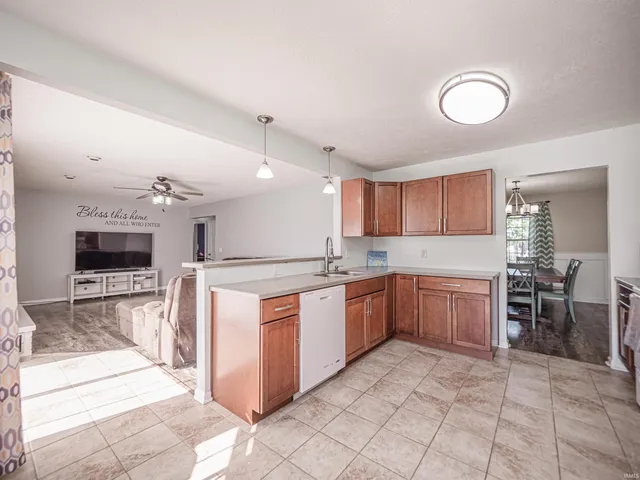 $289,900 | 4621 Meadow Lane, Wadesville, IN 47638