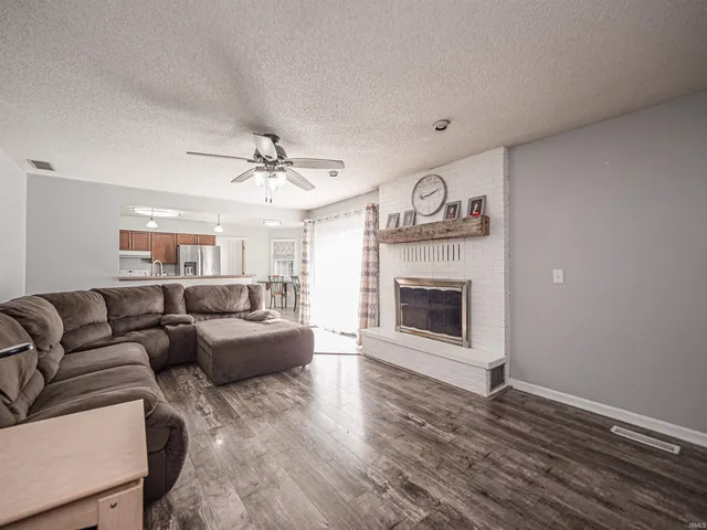 $289,900 | 4621 Meadow Lane, Wadesville, IN 47638