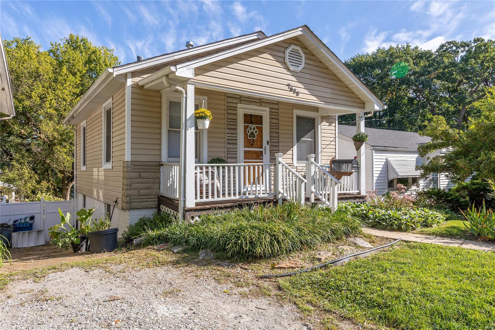 7635 Folk Avenue Maplewood, MO 63143 - Photo 2 of 42