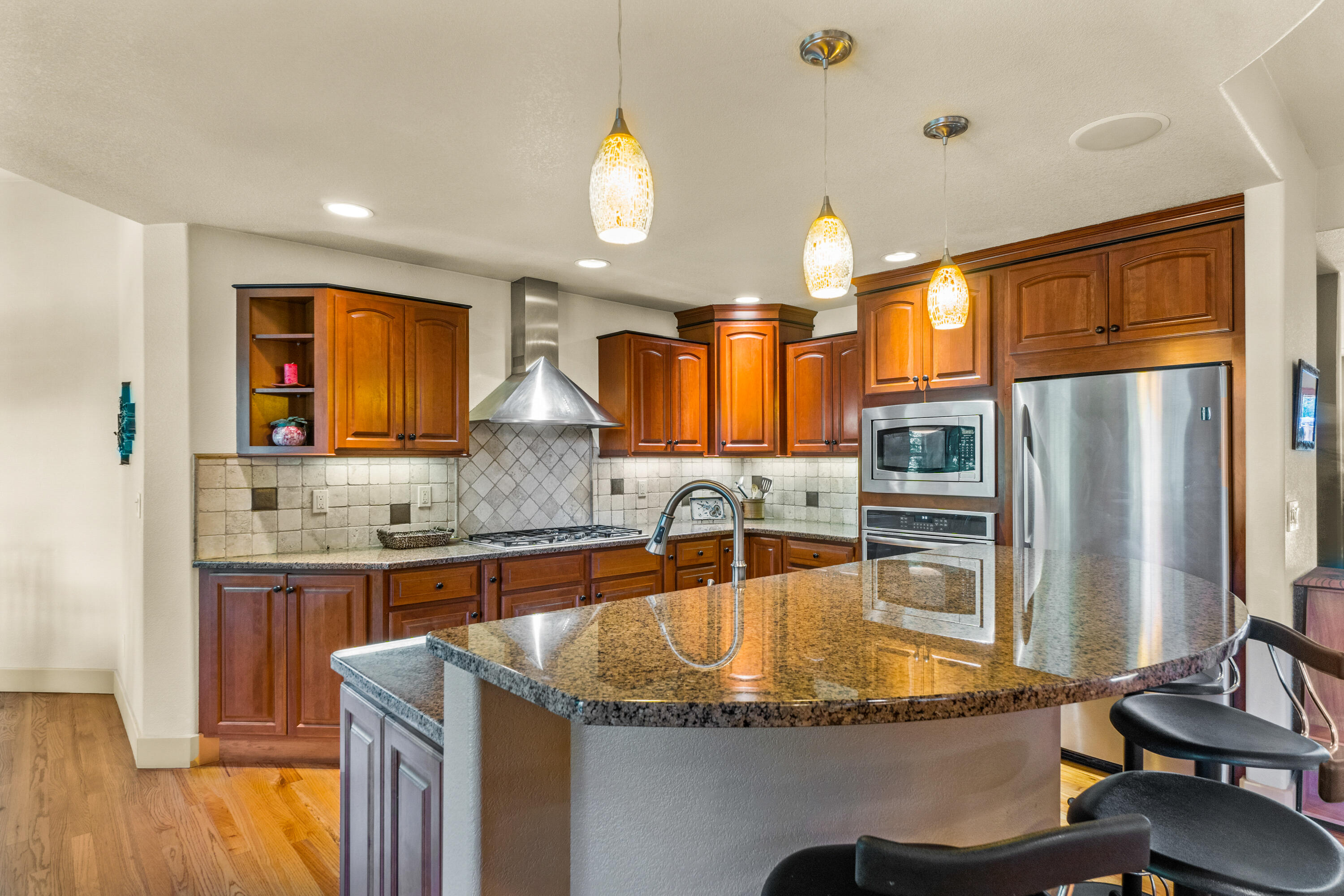 720 Northwest Riverside Boulevard Bend, OR 97703 - Photo 14 of 65 26