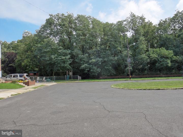 11740 Telfair Road Philadelphia, PA 19154 - Photo 2 of 20 Gallery Image 2