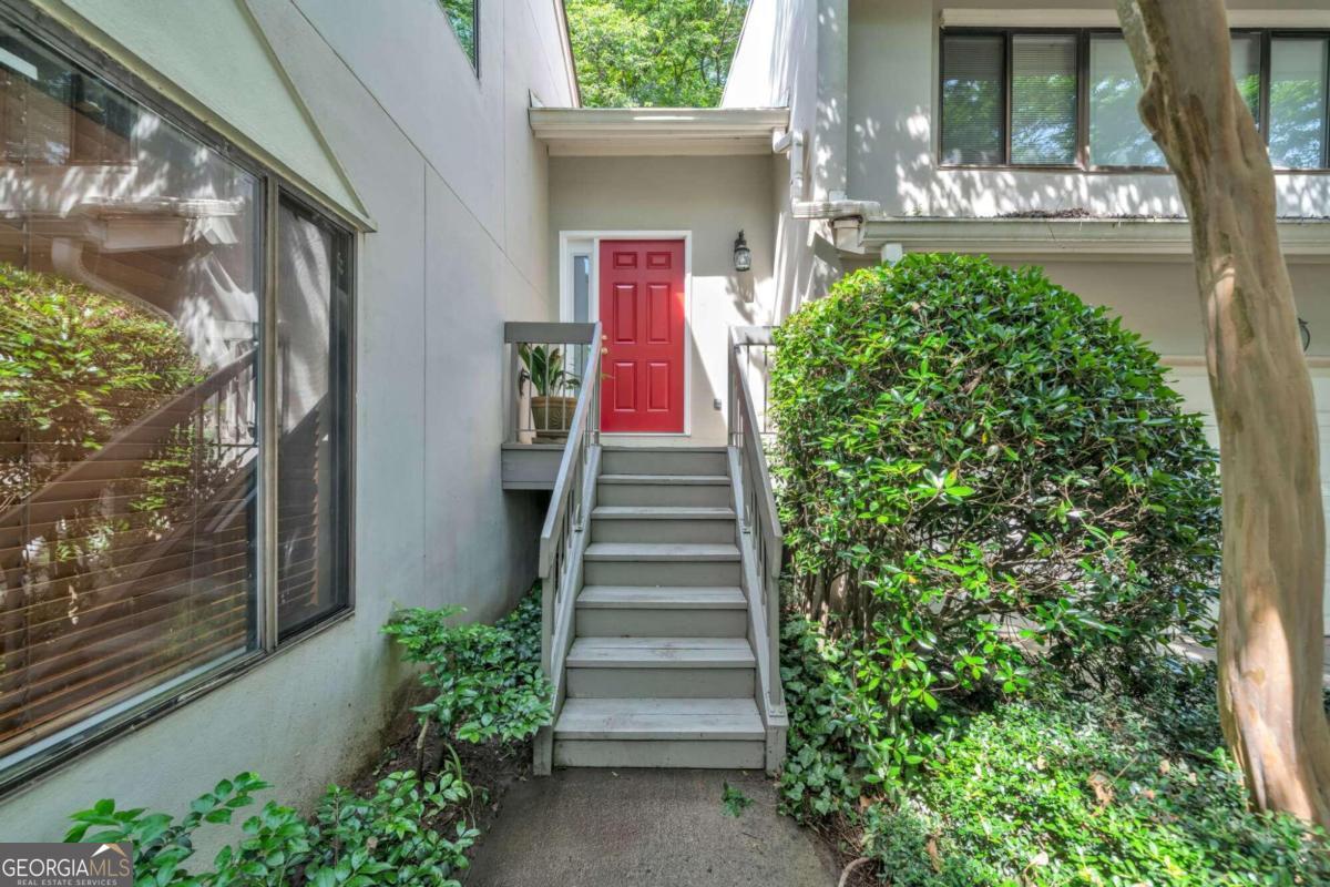 8 Gilbert Trl Northeast