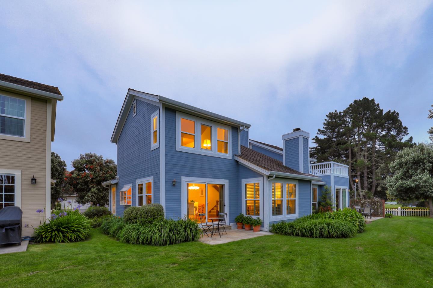4 Muirfield Road Half Moon Bay, CA 94019 - Photo 3 of 40 a house view with a garden space