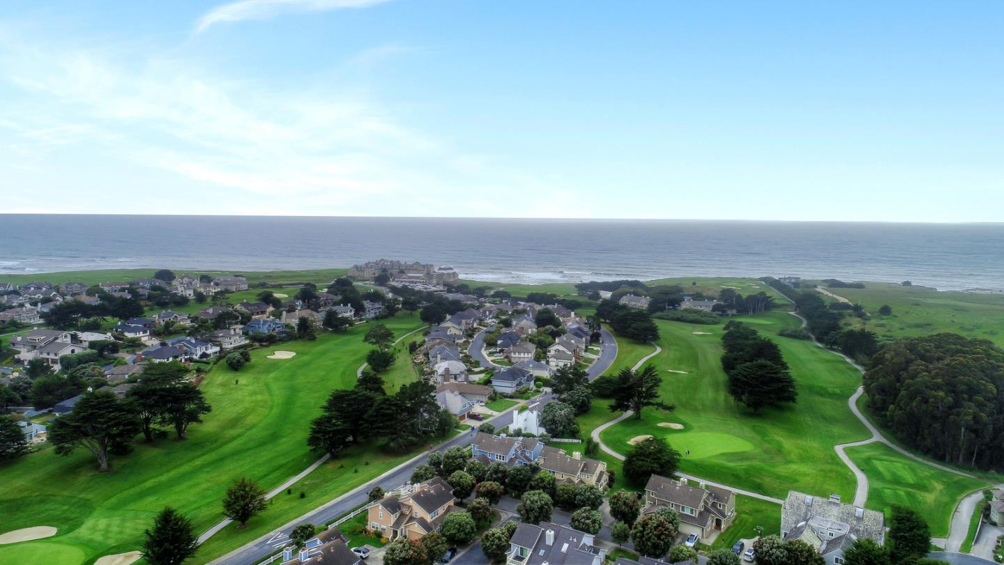 4 Muirfield Road Half Moon Bay, CA 94019 - Photo 33 of 40 an aerial view of a city