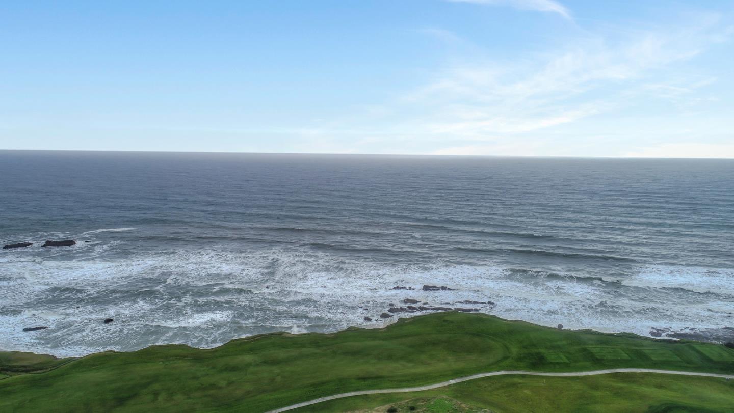 4 Muirfield Road Half Moon Bay, CA 94019 - Photo 36 of 40 a view of an ocean beach