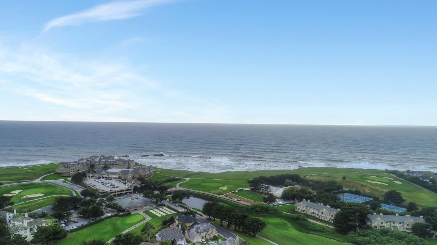 4 Muirfield Road Half Moon Bay, CA 94019 - Photo 37 of 40 a view of a field with an outdoor space