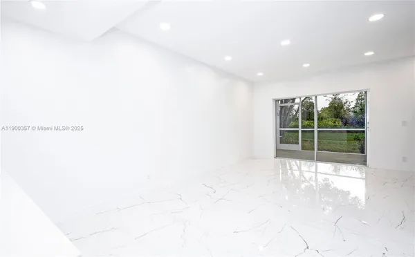 $2,950 | 16697 Hemingway Drive, Unit 16697, Weston, FL 33326
