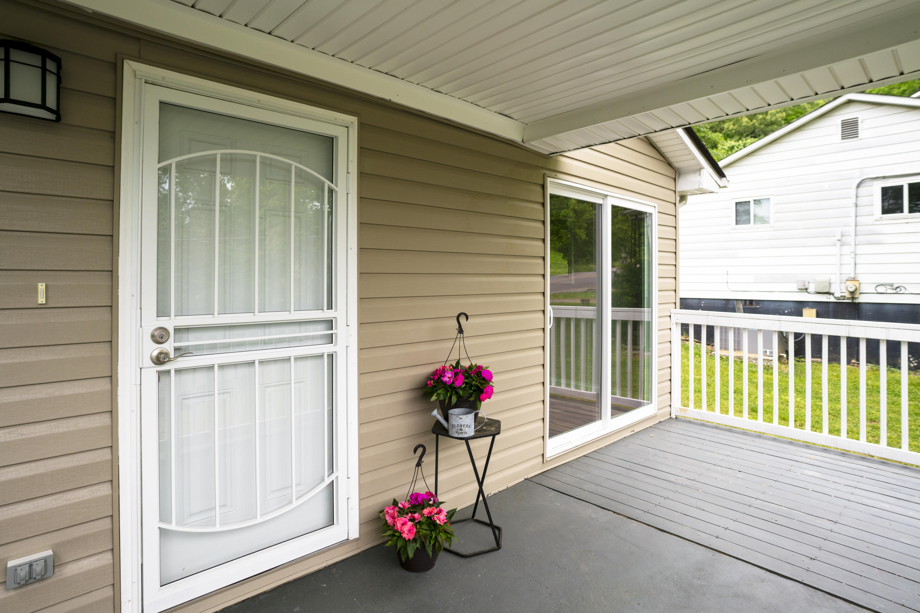 3432 Bennett Road, Unit 12 & 13 Chattanooga, TN 37412 - Photo 3 of 23 Front Porch
