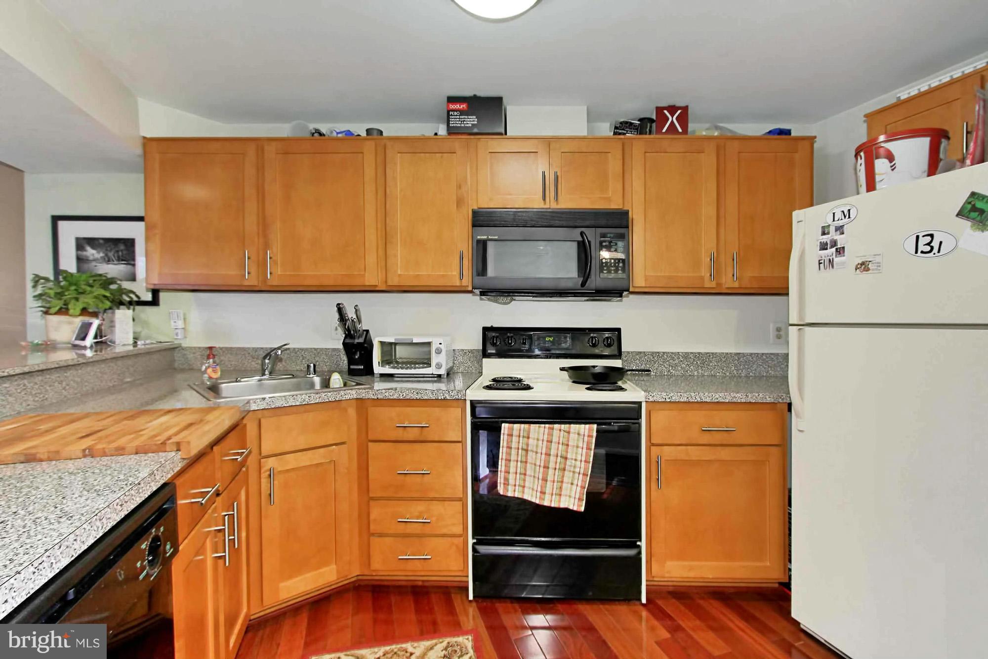 11912 Crosswind Court Reston, VA 20194 - Photo 8 of 19 Kitchen