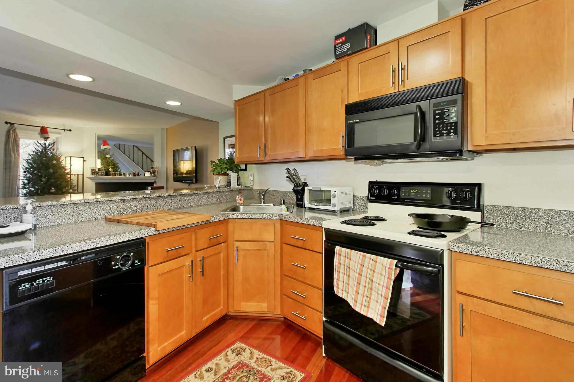 11912 Crosswind Court Reston, VA 20194 - Photo 9 of 19 Kitchen