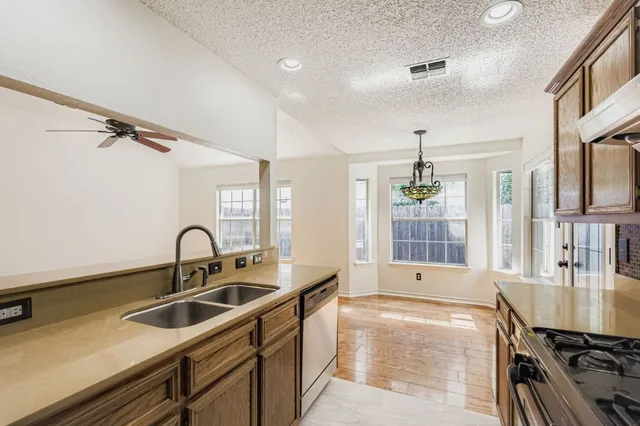 $1,800 | 1708 Rusty Nail Loop, Round Rock, TX 78681