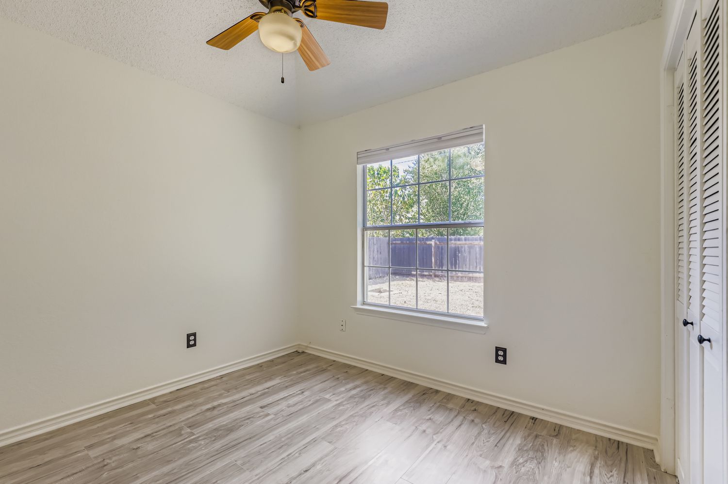 1708 Rusty Nail Loop Round Rock, TX 78681 - Photo 10 of 13 an empty room with a window