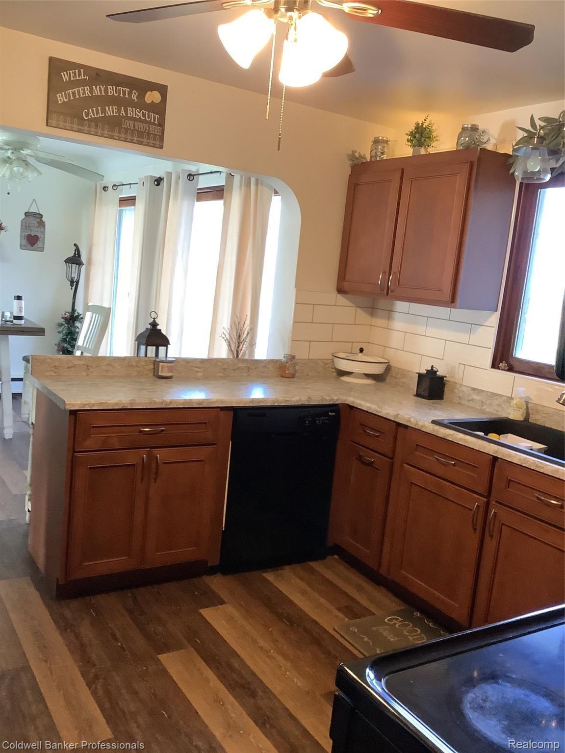 5165 Sandusky Road Peck, MI 48466 - Photo 8 of 29 IMG_0108.jpg