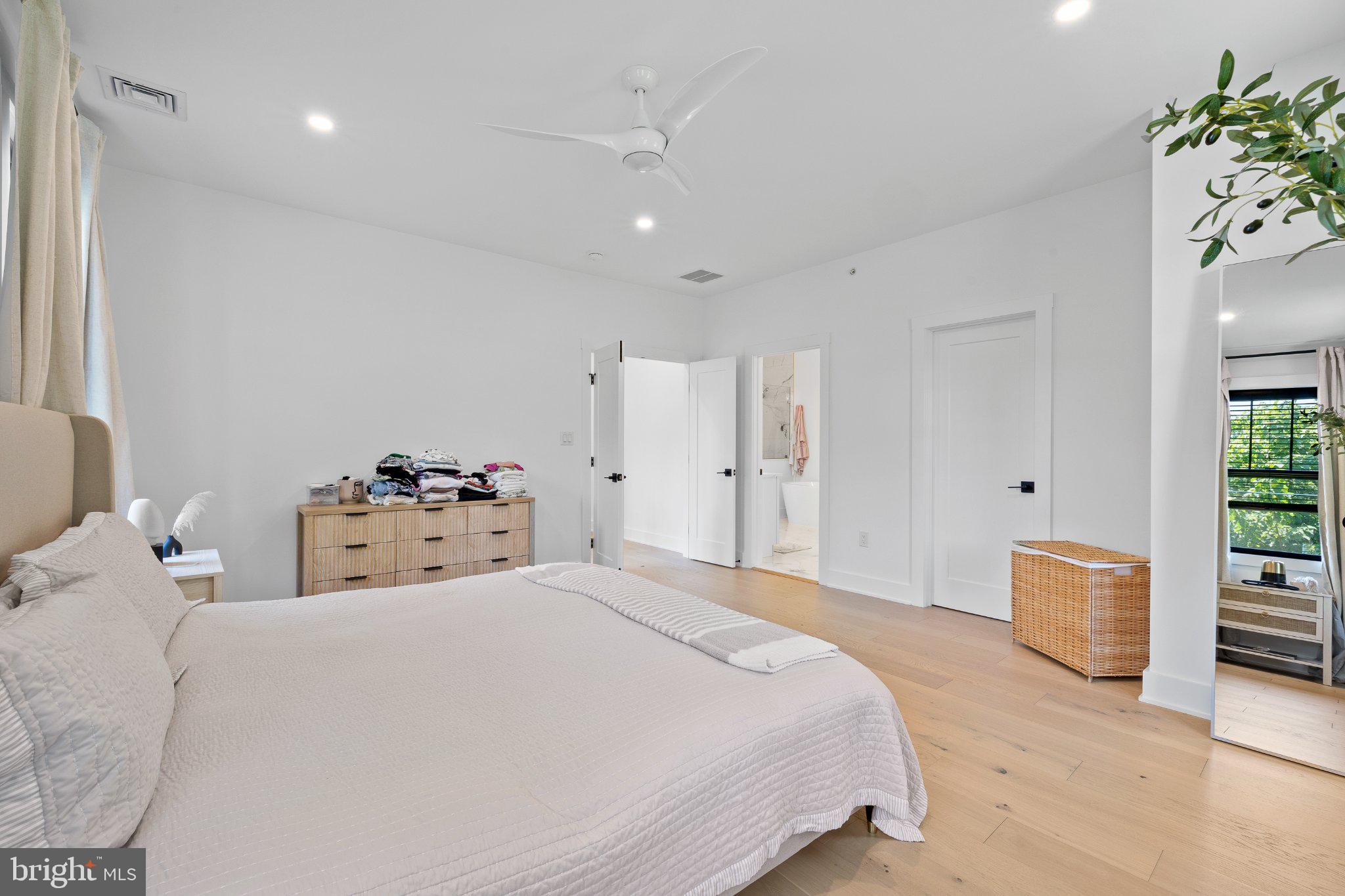 985 Henry Avenue Wayne, PA 19087 - Photo 19 of 28 Serene modern bedroom retreat.