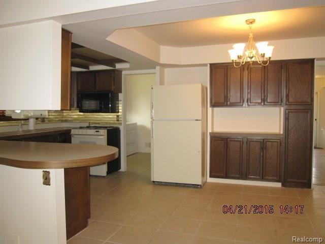 42957 Versailles Road Canton, MI 48187 - Photo 5 of 12